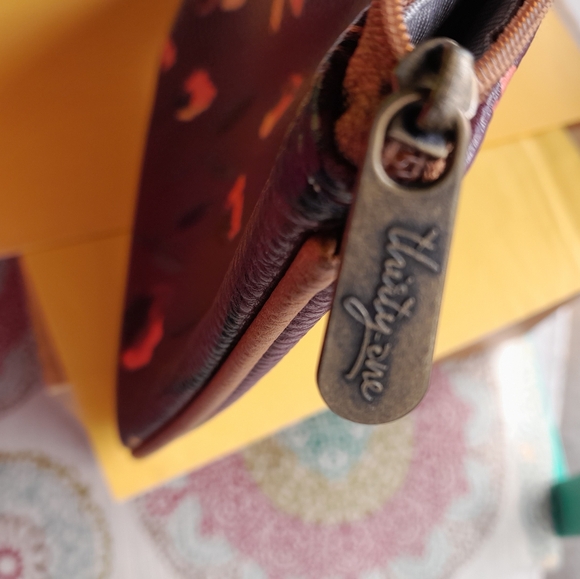 Thirty-One All About the Benjamins wristlet - Picture 3 of 3